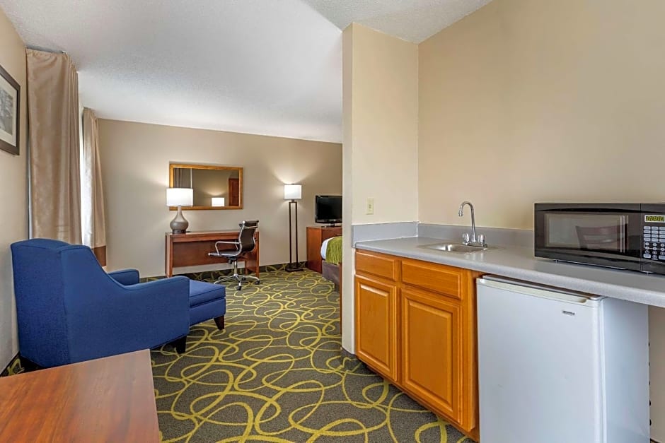 Comfort Inn Muscatine near Hwy 61