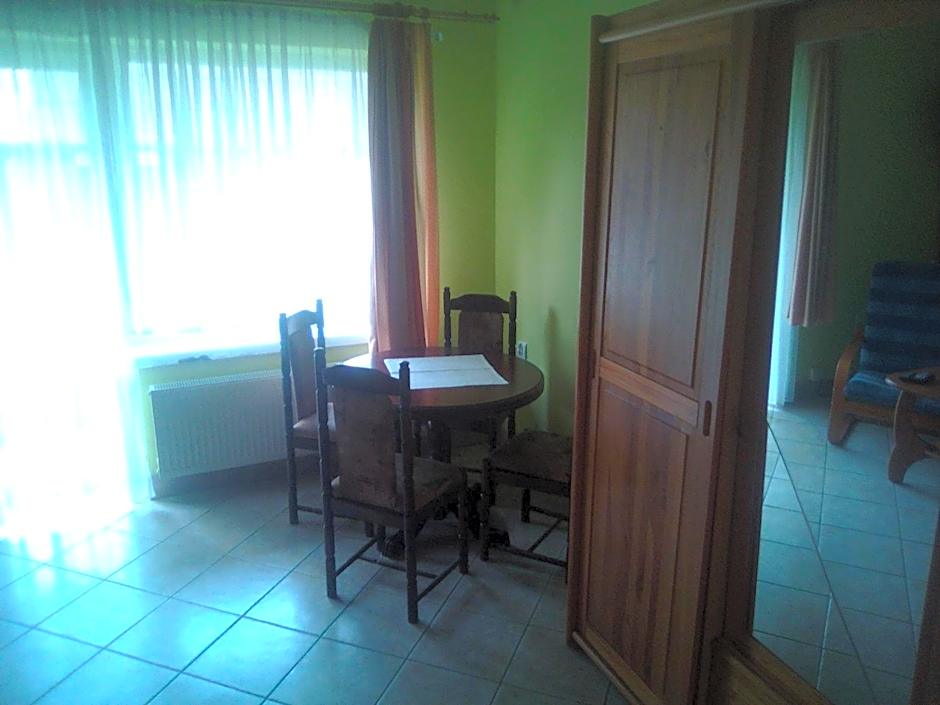 Ośrodek Wczasowy "GRONOSTAJ"