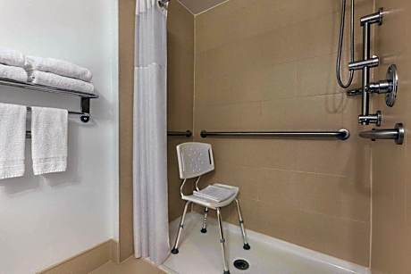 King Room with Roll-in Shower - Disability Access/Non-Smoking