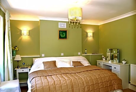 Deluxe Double or Twin Room with Shower