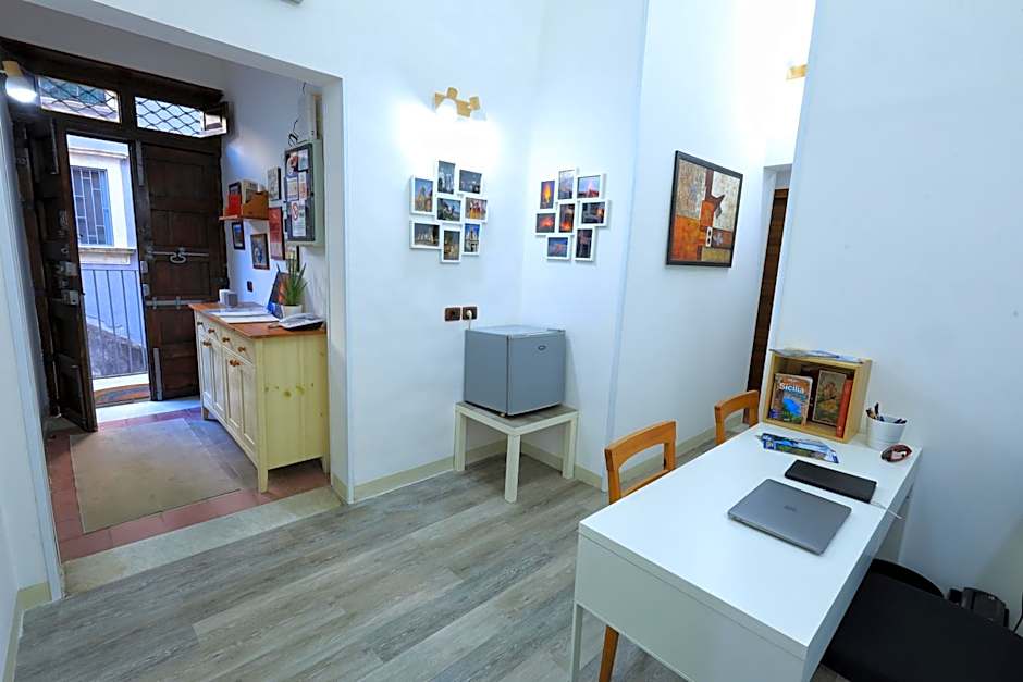 Cataneasy Rooms