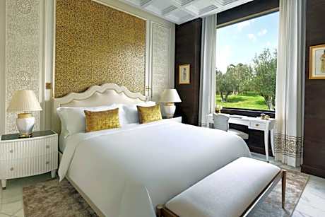 Deluxe King Room with Garden View and Terrace