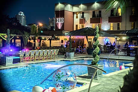 Hollander Hotel - Downtown St. Petersburg