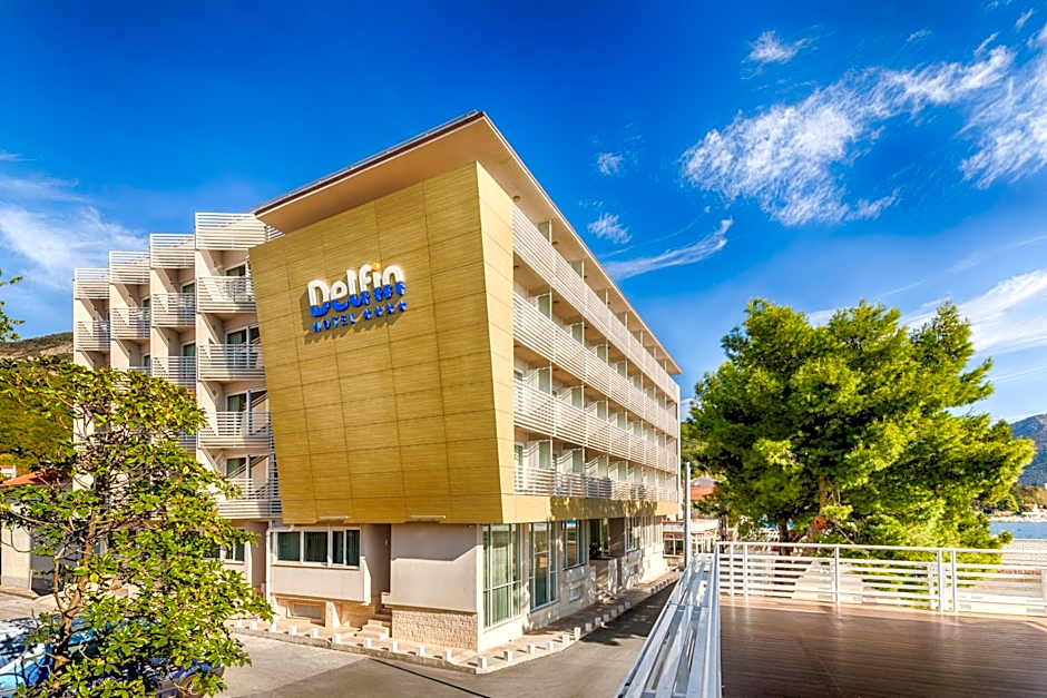 Carine Hotel Delfin