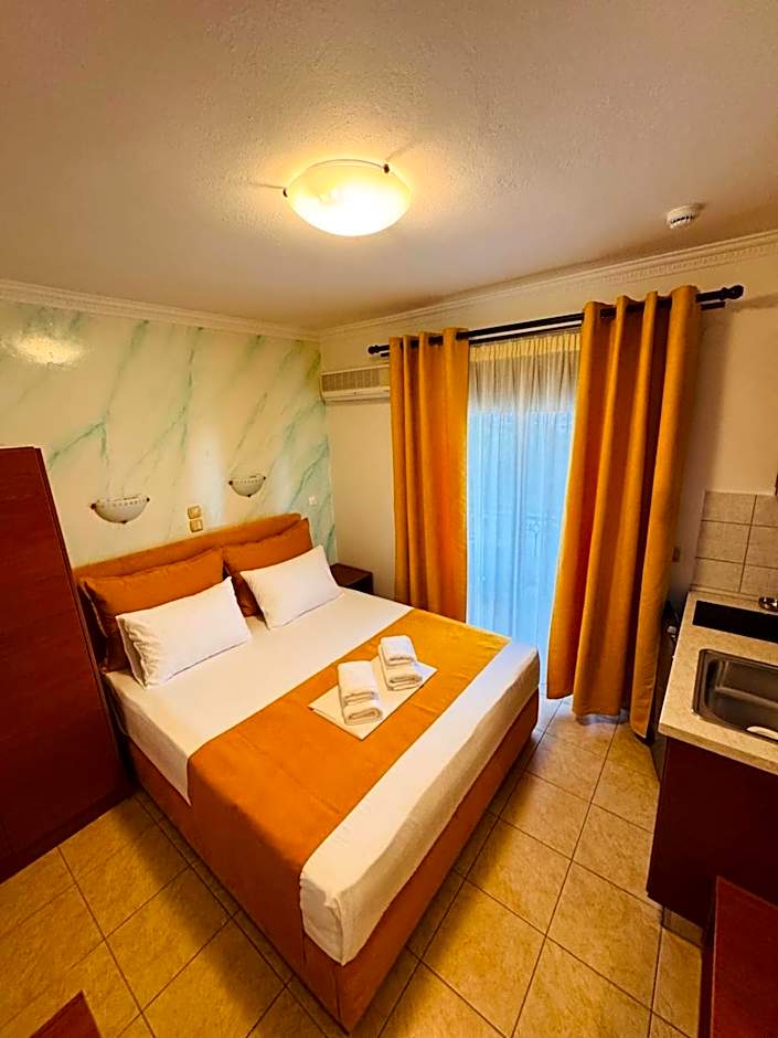 Anassa Deluxe Apartments & Studios