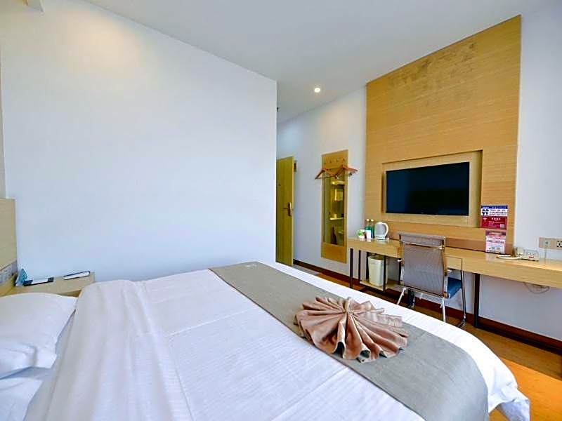 GreenTree Inn Dalian Dalian North Railway Station Express Hotel