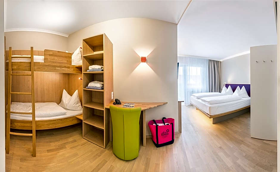 All in Red Thermenhotel