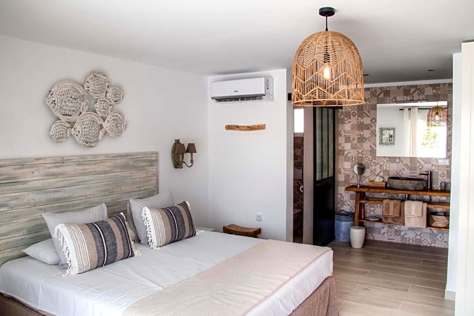Finca Pura, Clothing Optional Guestrooms