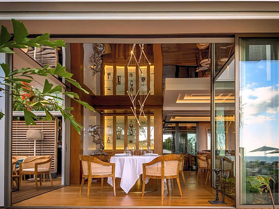 Blue Margouillat Seaview Hotel