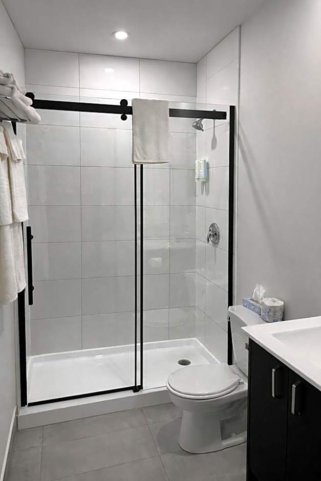 Econo Lodge Montreal - Brossard