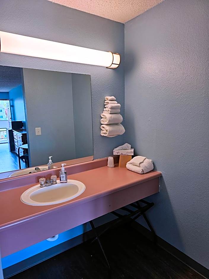 Sumner Motor Inn
