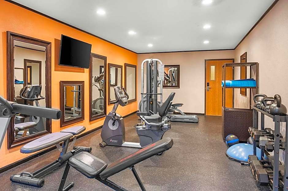 White Pine Inn & Suites