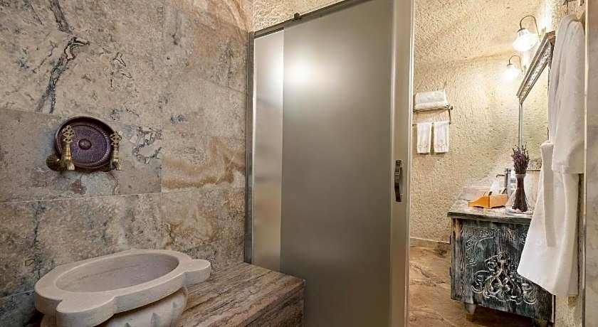 Acer Cave Hotel