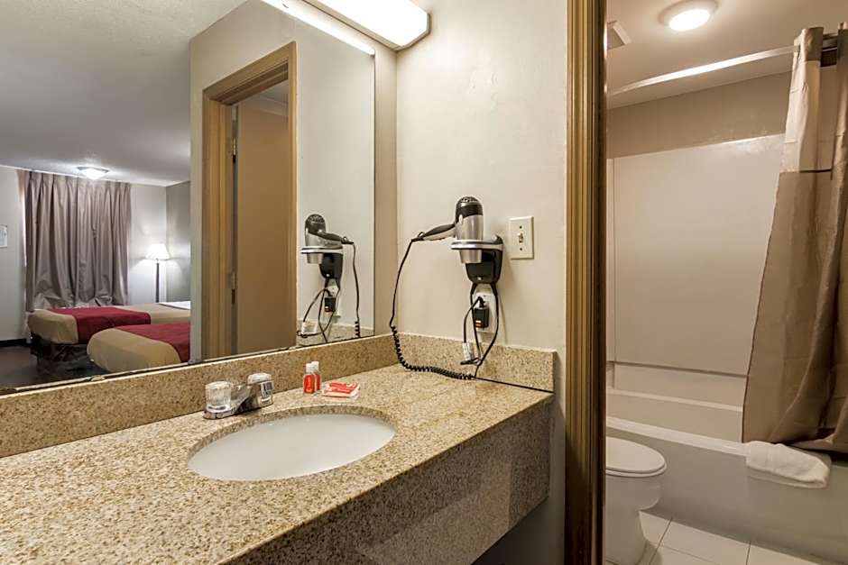 Econo Lodge - Conyers