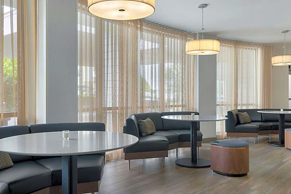 Courtyard by Marriott Republic Airport Long Island/Farmingdale