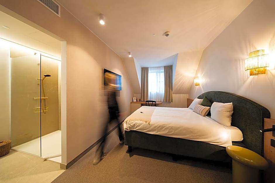 Photo 1 of 10 of Double Room