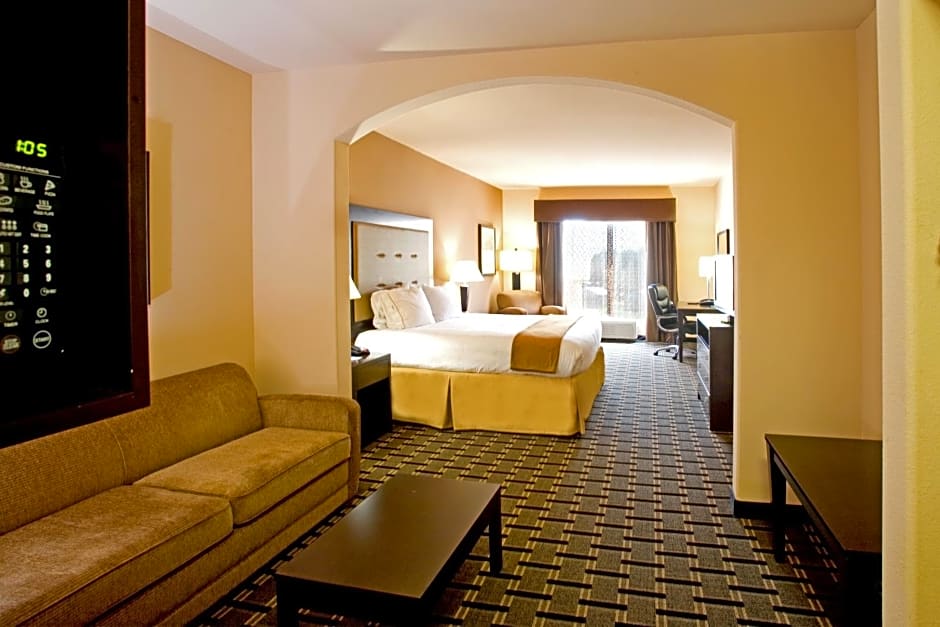 Holiday Inn Express and Suites Beeville By IHG