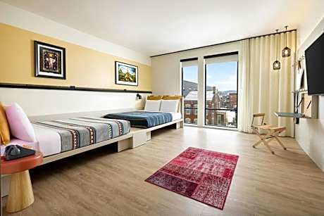 Queen Room with Two Queen Beds - Mobility and Hearing Accessible with Roll-in Shower