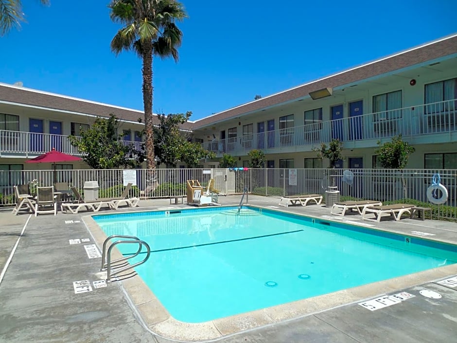 Motel 6-Temecula, CA - Historic Old Town