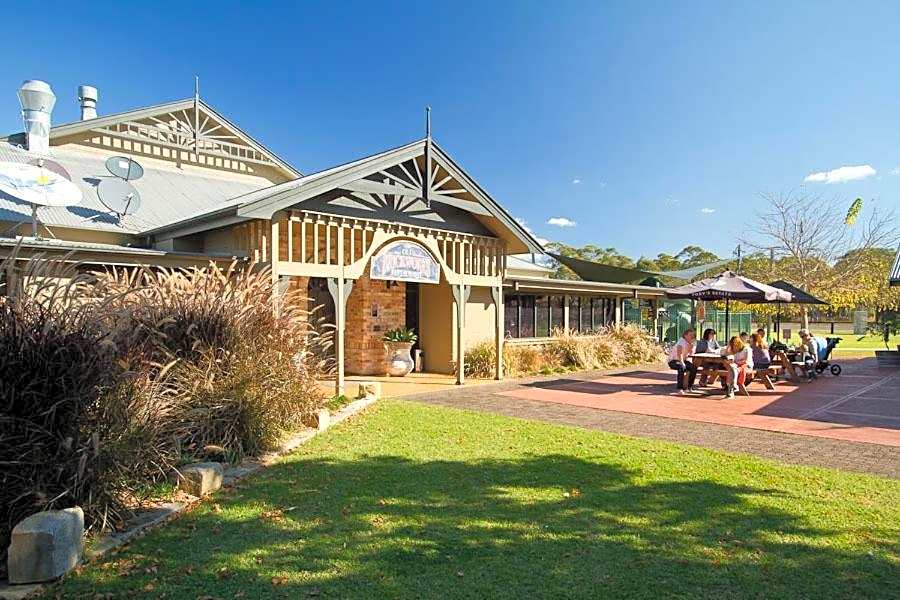 Potters Hotel & Brewery