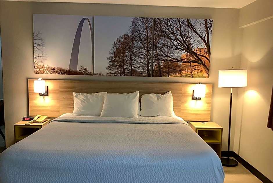 Days Inn by Wyndham Kingdom City