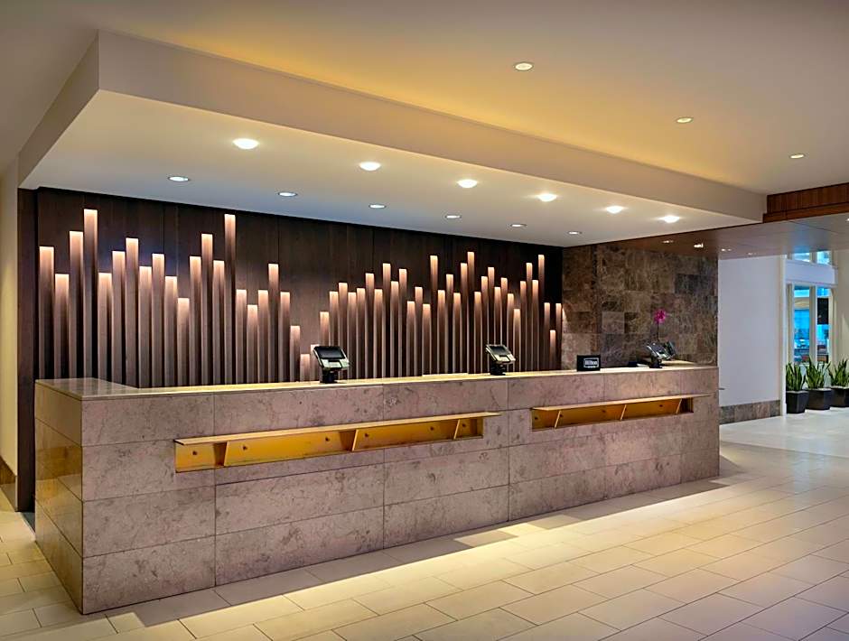 Hilton Indianapolis Hotel & Suites