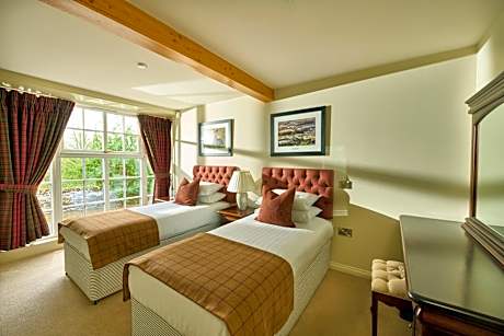 Large Twin Room (Uah Lodge)