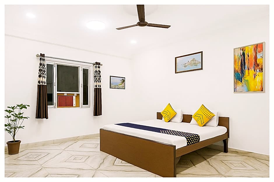 Goroomgo Shiv Ganga Guest House varanasi