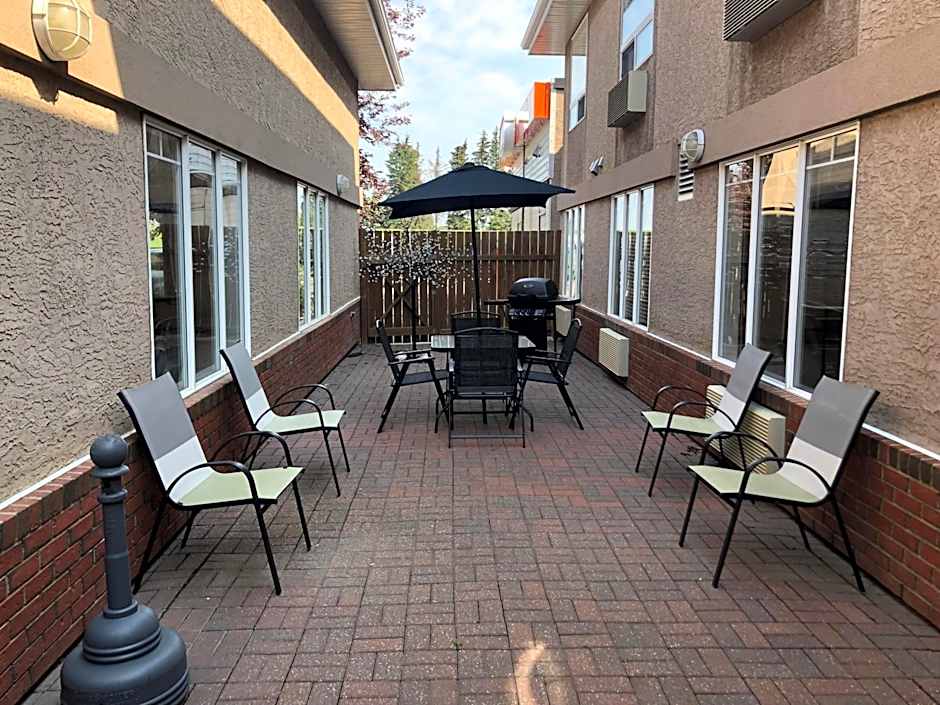 Ramada by Wyndham Ponoka