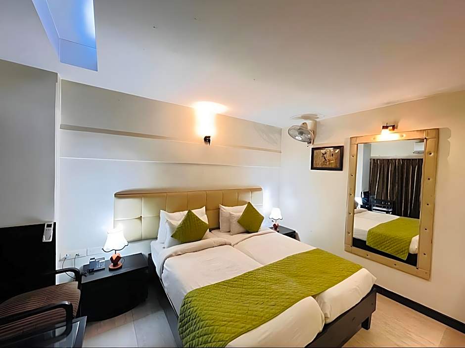 Hotel Anand Retreat Kaushambhi, Ghaziabad