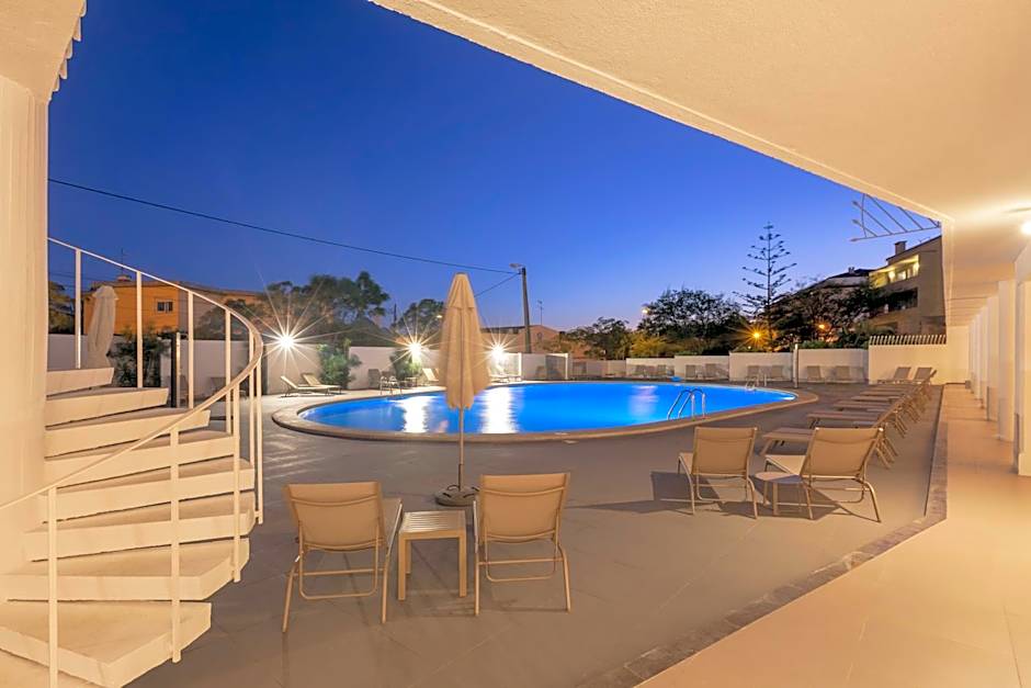 Carcavelos Beach Hotel