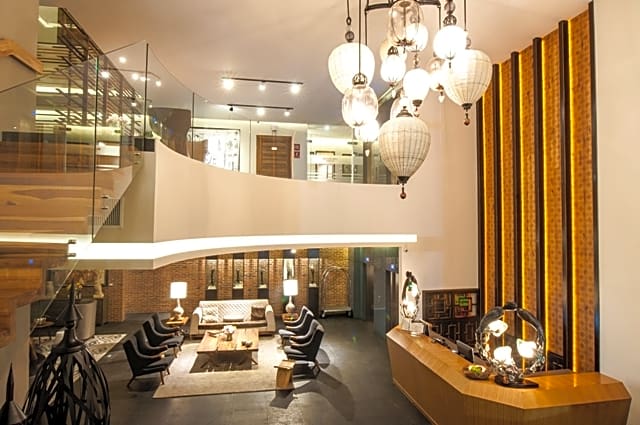Square Small Luxury Hotel