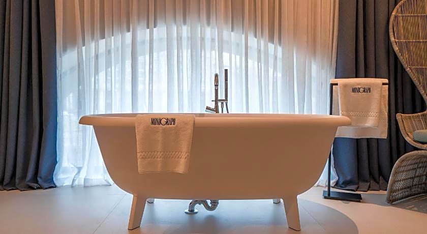 Monograph Freedom Square