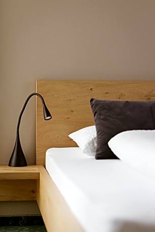 Apartment with Mountain View