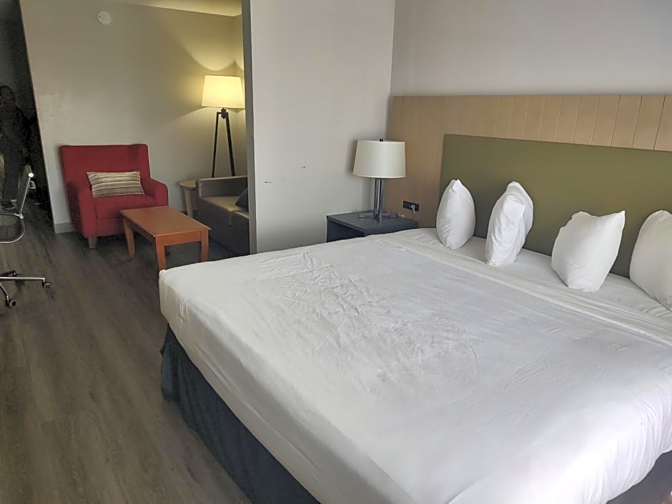 Country Inn & Suites by Radisson, Hinesville, GA
