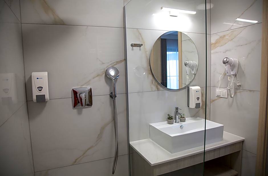 Hotel i Apartamenty Gorzelanny Dźwirzyno