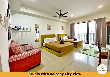 Studio with Balcony