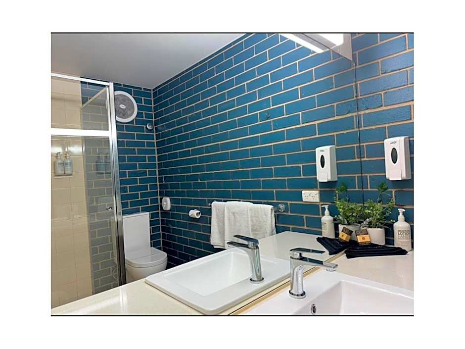 Town House Motor Inn