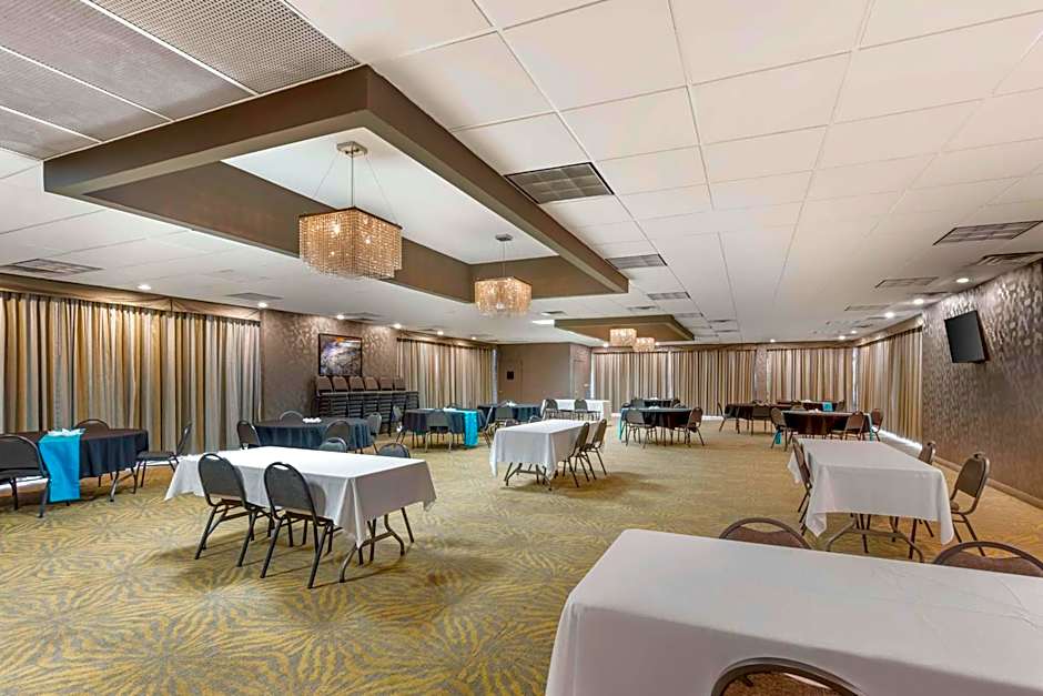 Best Western Plus Landing View Inn & Suites