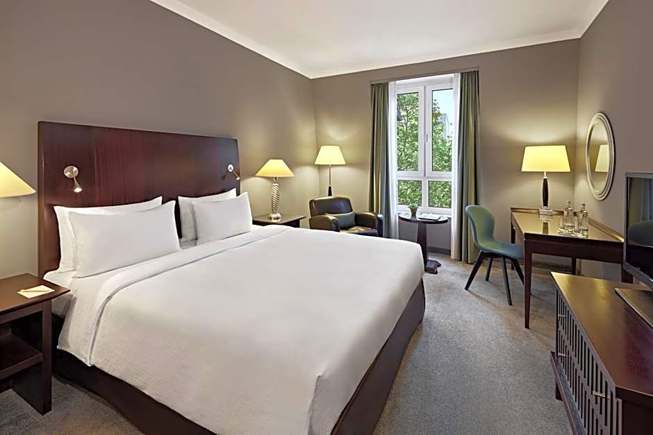 Lindner Hotel Cologne City Plaza, part of JdV by Hyatt