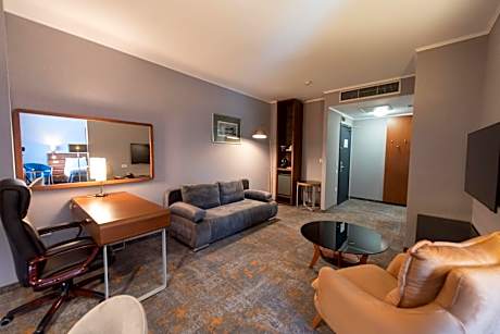 Deluxe Executive Suite