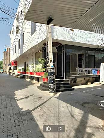 Khayyam Hotel & Restaurant 