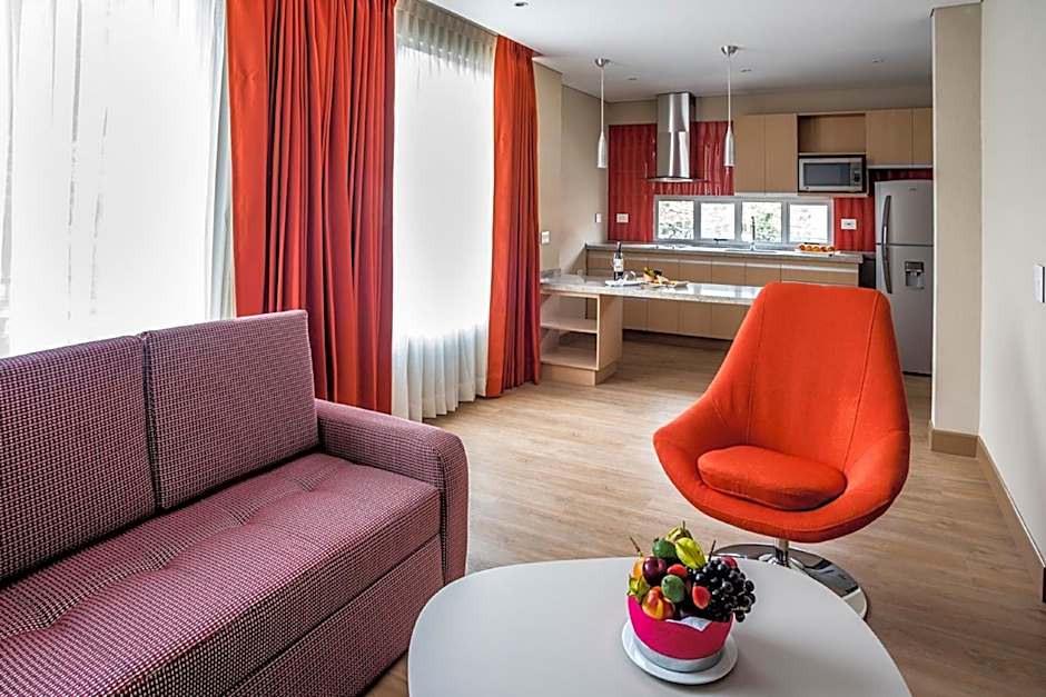 Hotel Plaza Suites