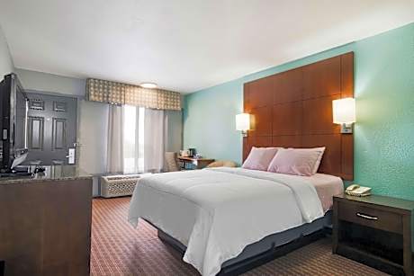 1 King Bed Adjoining Suite Accessible Non-Smoking