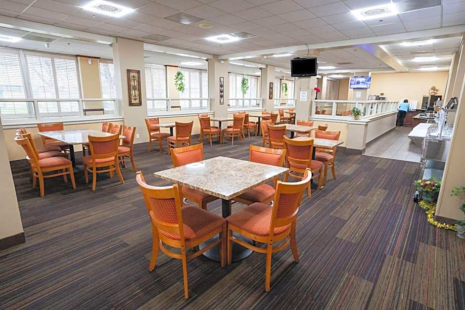 Clarion Hotel Detroit Metro Airport