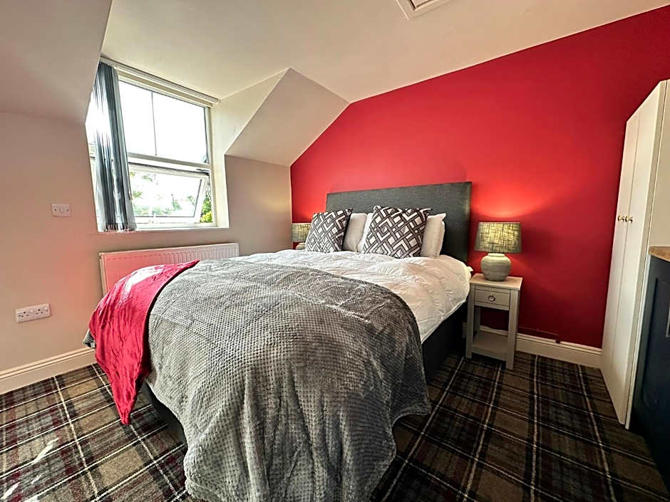 The Prince Albert Pub & Hotel with onsite FREE PARKING 2 minutes from Legoland