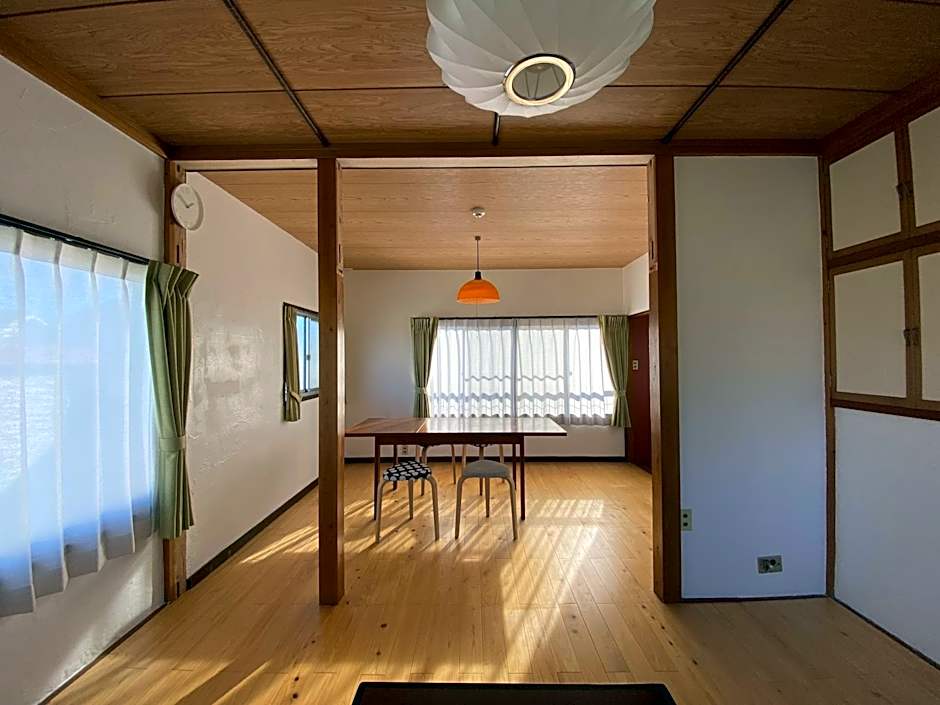 湘南ソラル〜二宮の高台・アートな庭付き日本家屋121㎡／高速WiFi／芝生ドッグラン・ピザ窯BBQ有