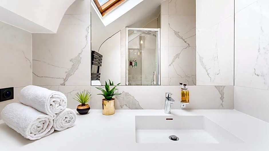 Merveil Luxury Suite Royale II - Saint Honore view