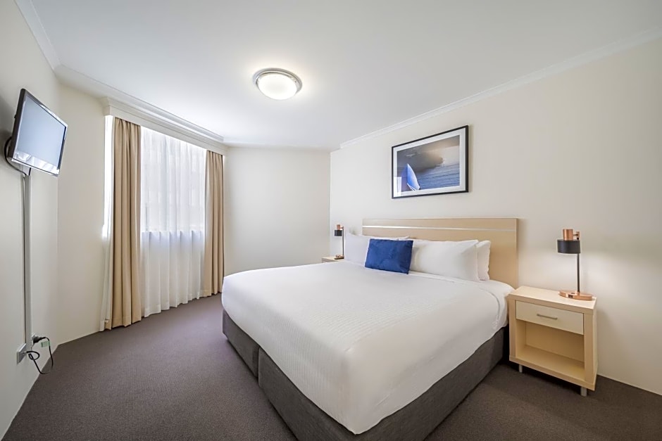 Oaks Sydney Castlereagh Suites