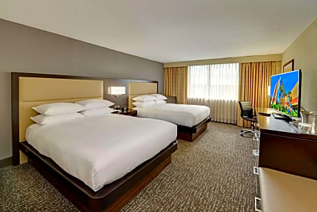 Double Room with Two Queen Beds and Bath Tub - Mobility and Hearing Access